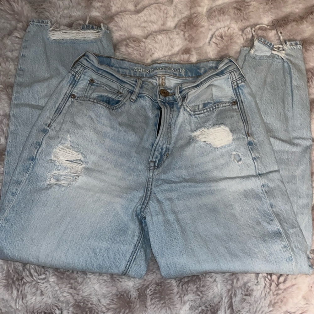 American Eagle Light Washed High Waisted Jeans Size 6